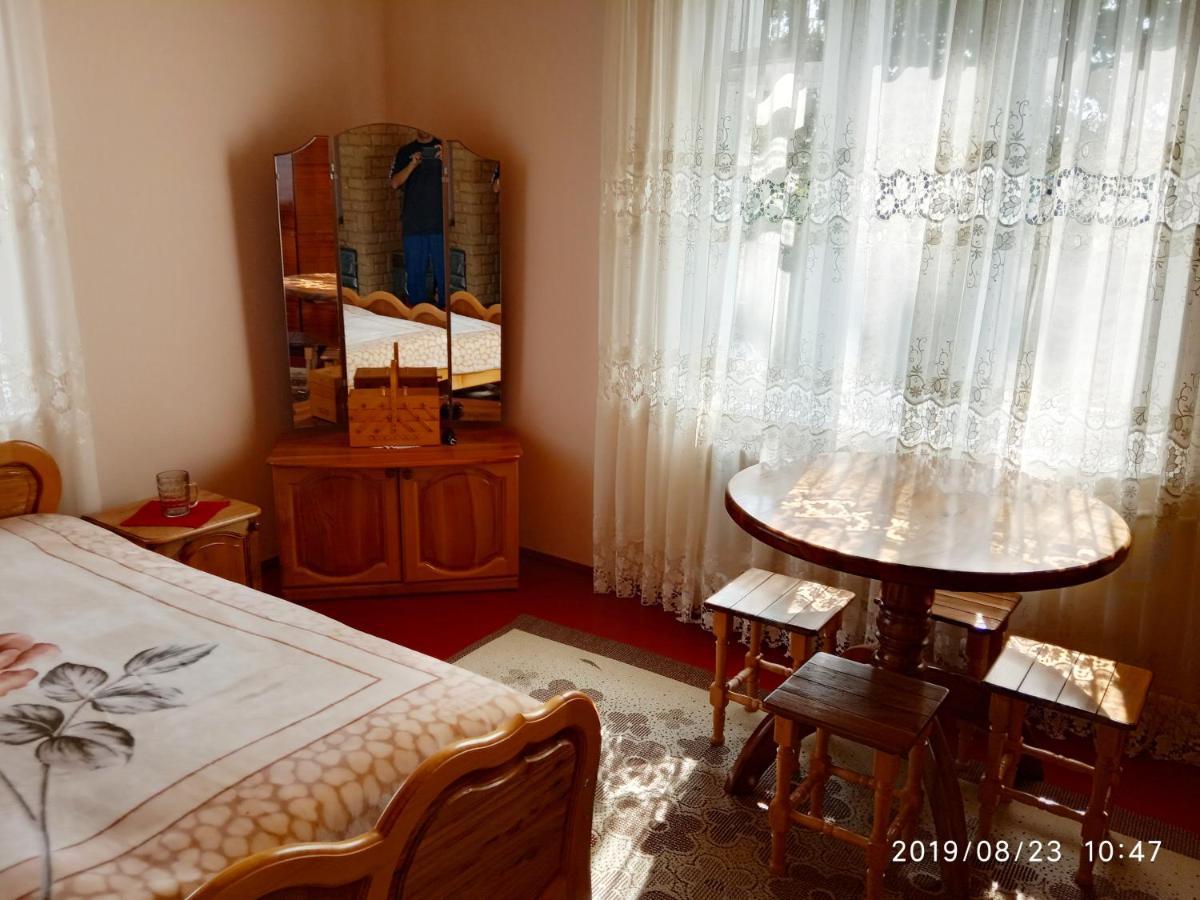 Bat'Kivska Hata Stari Kuty Esterno foto