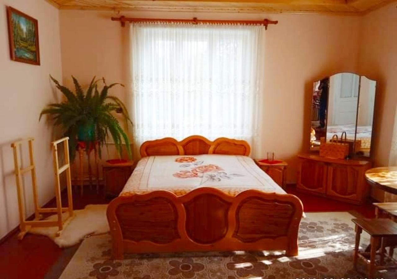 Bat'Kivska Hata Stari Kuty Esterno foto